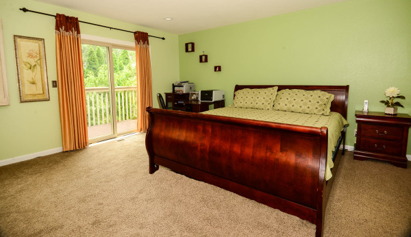 Pleasanton 3 bedroom with master suite, near Award winning schools,